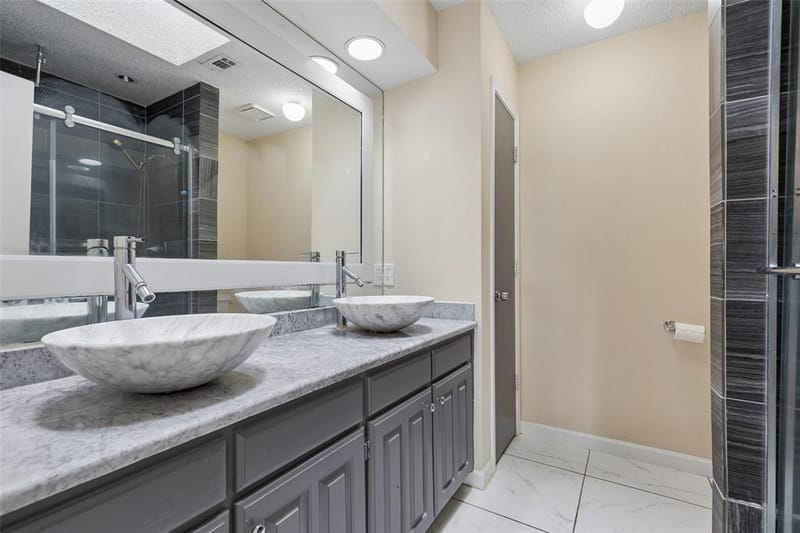 801 Country Club Place, Grand Prairie TX 75052 - Photo 18