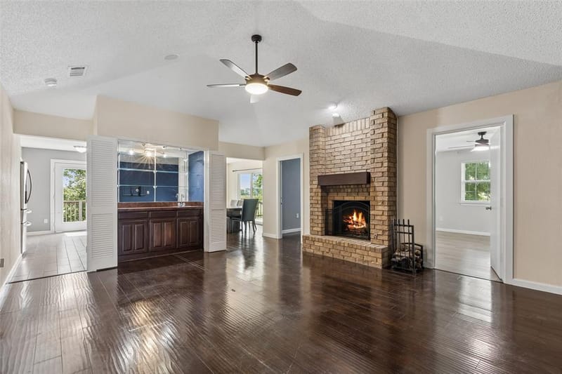 801 Country Club Place, Grand Prairie TX 75052 - Photo 4