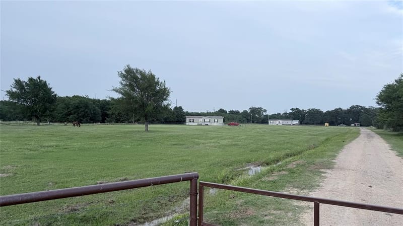 190 Railroad Drive, Mabank TX 75156 - Photo 3