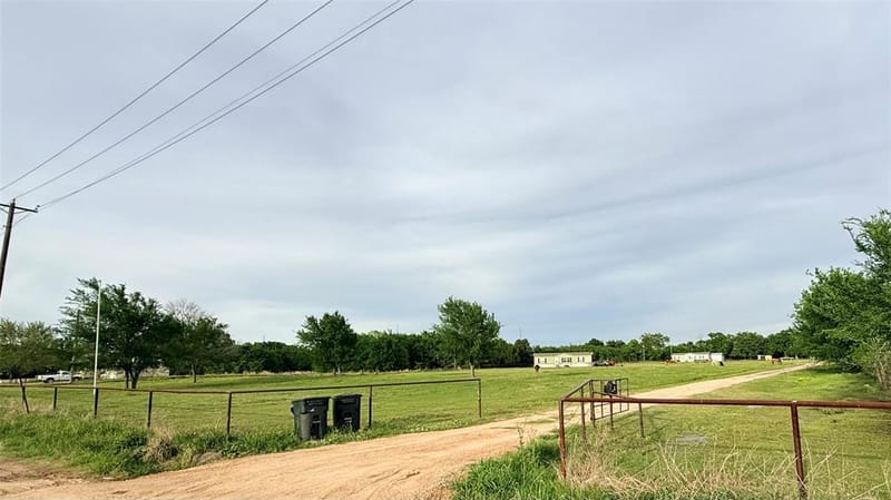 198 Railroad Drive, Mabank TX 75156 - Photo 6