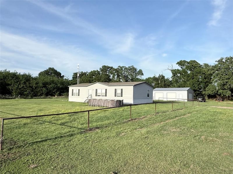 198 Railroad Drive, Mabank TX 75156 - Photo 3