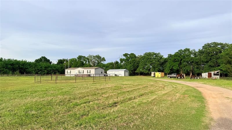 198 Railroad Drive, Mabank TX 75156 - Photo 5