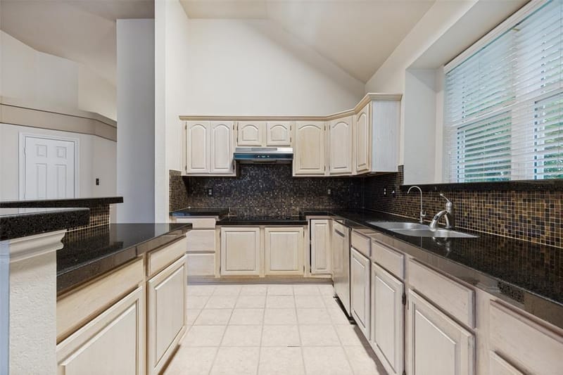 2616 Greencastle Lane, Plano TX 75075 - Photo 10