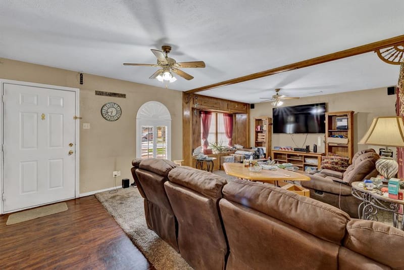 1125 Hillwood Drive, Lewisville TX 75067 - Photo 4