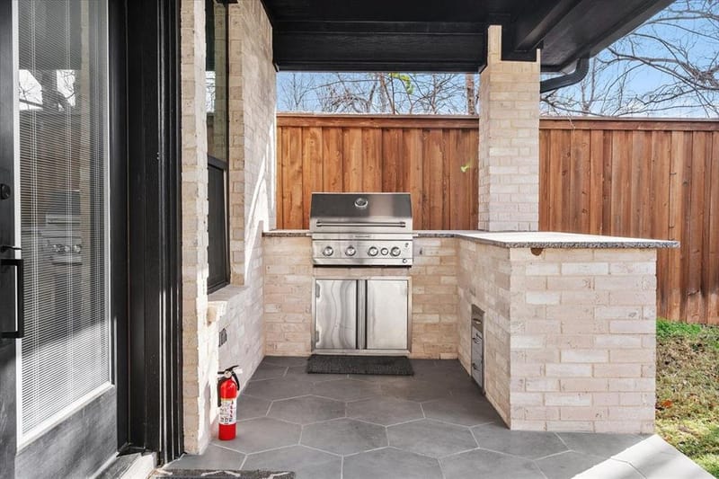 4726 Hopkins Avenue, Dallas TX 75209 - Photo 36