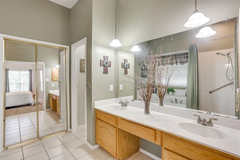 801 Timberwolf Court, Crowley TX 76036 - Photo 17