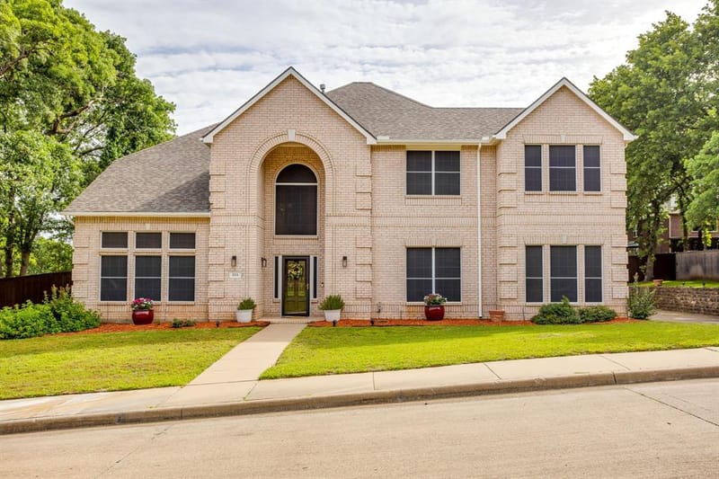 801 Timberwolf Court, Crowley TX 76036
