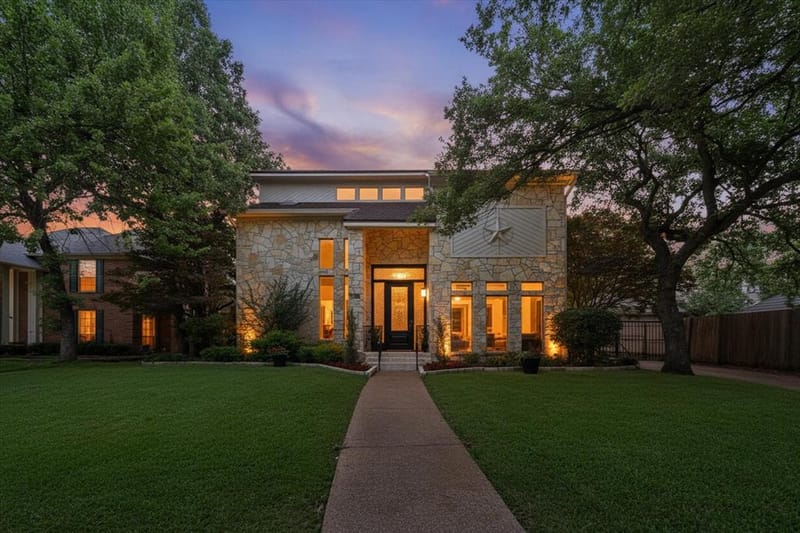 4917 Wareham Drive, Arlington TX 76017 - Photo 2