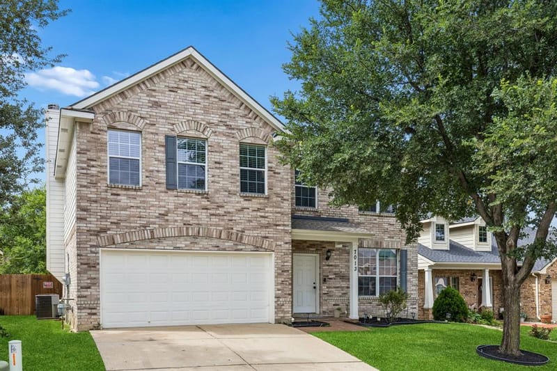 7013 Lindentree Lane, Fort Worth TX 76137 - Photo 2