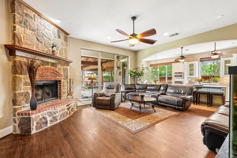812 Moss Cliff Circle, McKinney TX 75071 - Photo 6
