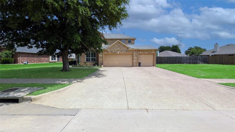 5848 Somerton Drive, Grand Prairie TX 75052 - Photo 2