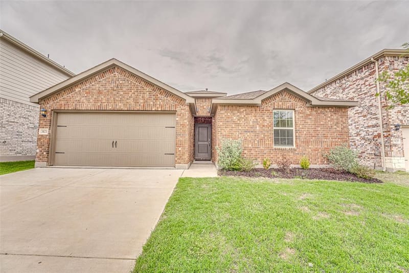 3821 KENWORTH Lane, McKinney TX 75071 - Photo 3