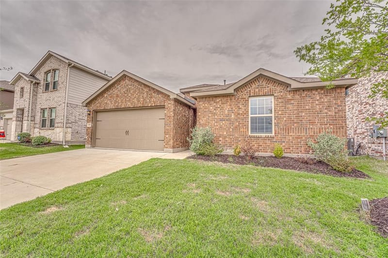3821 KENWORTH Lane, McKinney TX 75071 - Photo 5