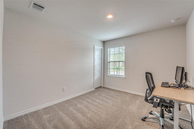 3821 KENWORTH Lane, McKinney TX 75071 - Photo 8