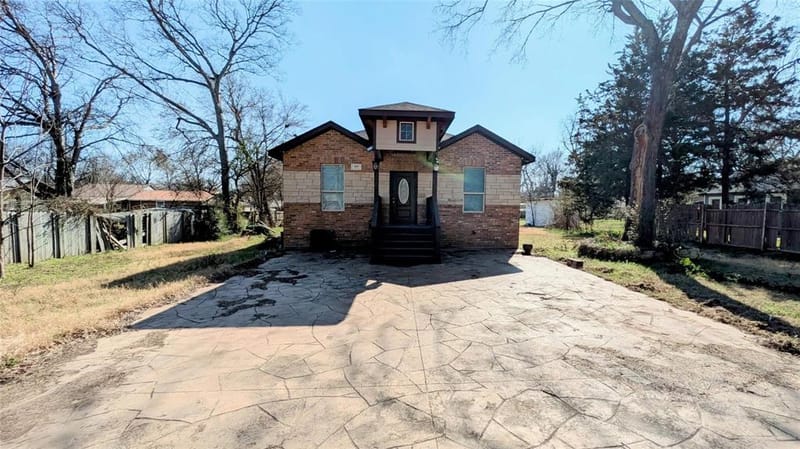 409 Giles Street, Mineola TX 75773