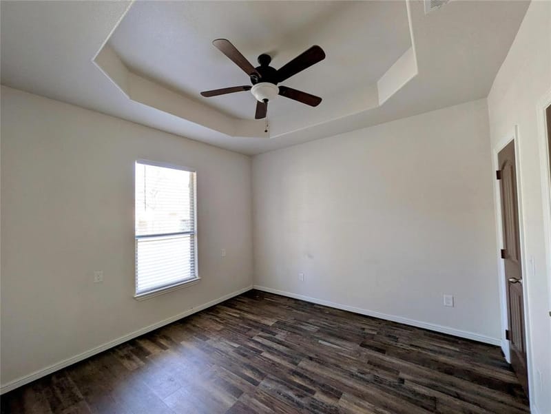 409 Giles Street, Mineola TX 75773 - Photo 9