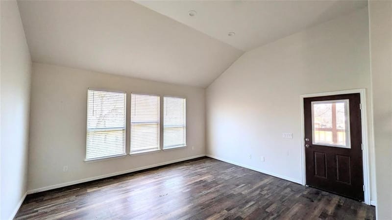 409 Giles Street, Mineola TX 75773 - Photo 4
