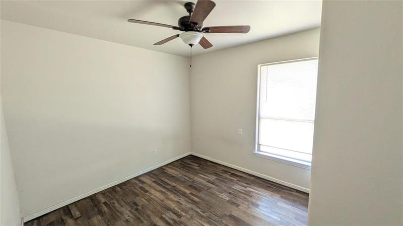 409 Giles Street, Mineola TX 75773 - Photo 8