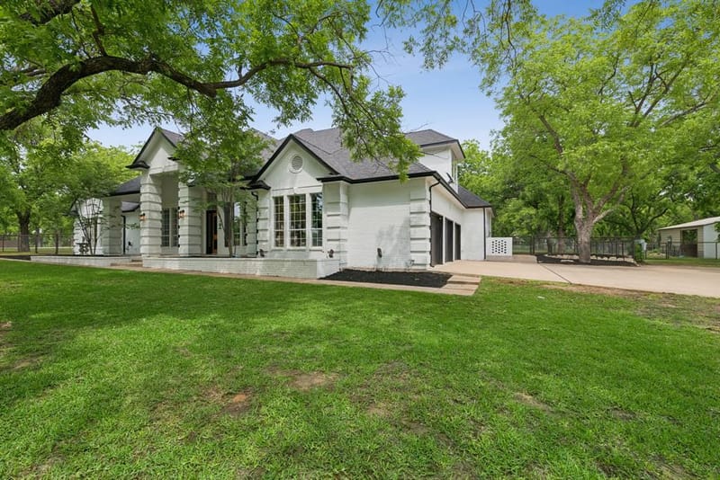 5501 Equestrian Drive, Granbury TX 76049 - Photo 3