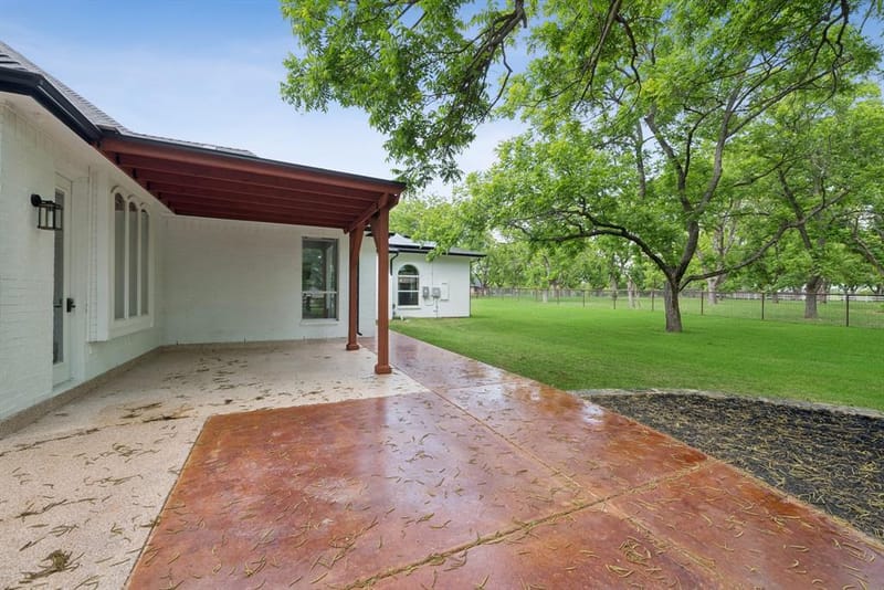 5501 Equestrian Drive, Granbury TX 76049 - Photo 25