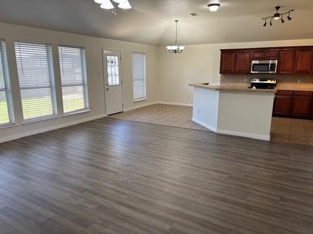 557 Marybeth Drive, Burleson TX 76028 - Photo 7