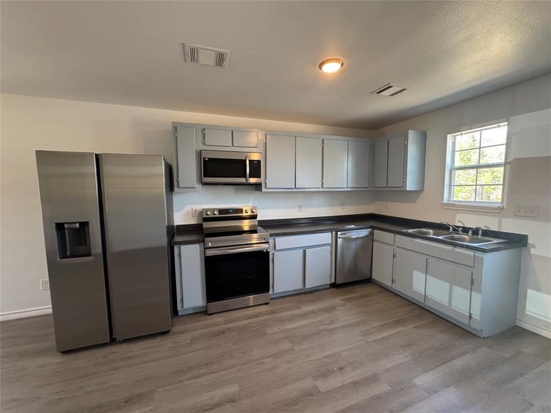 232 E Quanah Road, Mabank TX 75156 - Photo 5