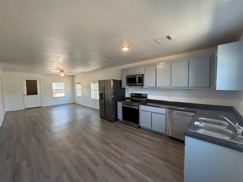 232 E Quanah Road, Mabank TX 75156 - Photo 4