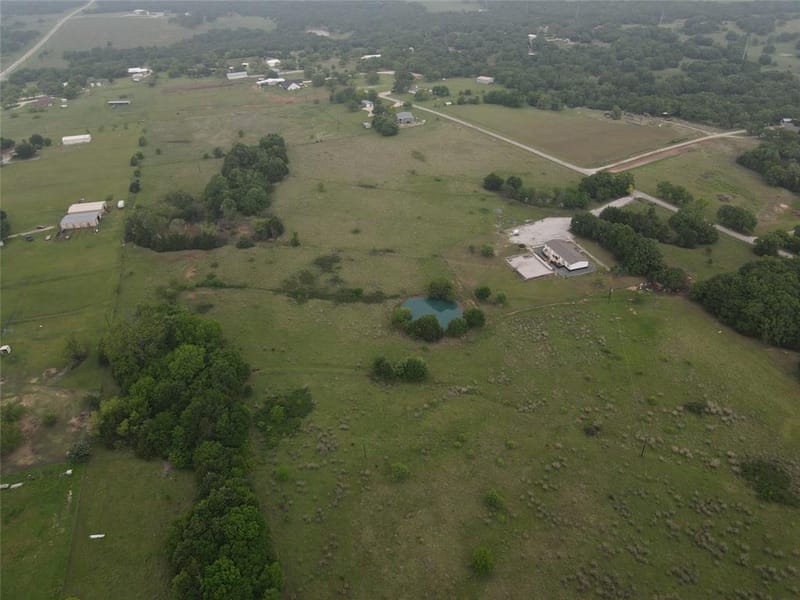 466 Belcher Road, Bowie TX 76230 - Photo 5