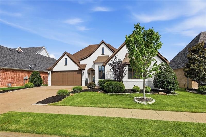 2705 River Path Court, Burleson TX 76028 - Photo 2