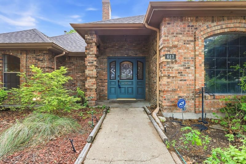 613 Deer Creek Drive, DeSoto TX 75115 - Photo 3
