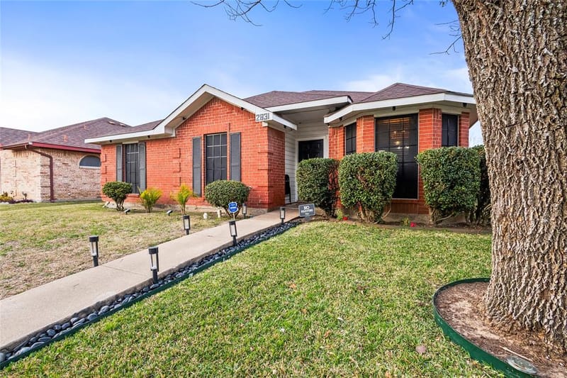 2831 Saint Johns Avenue, Lancaster TX 75146 - Photo 2