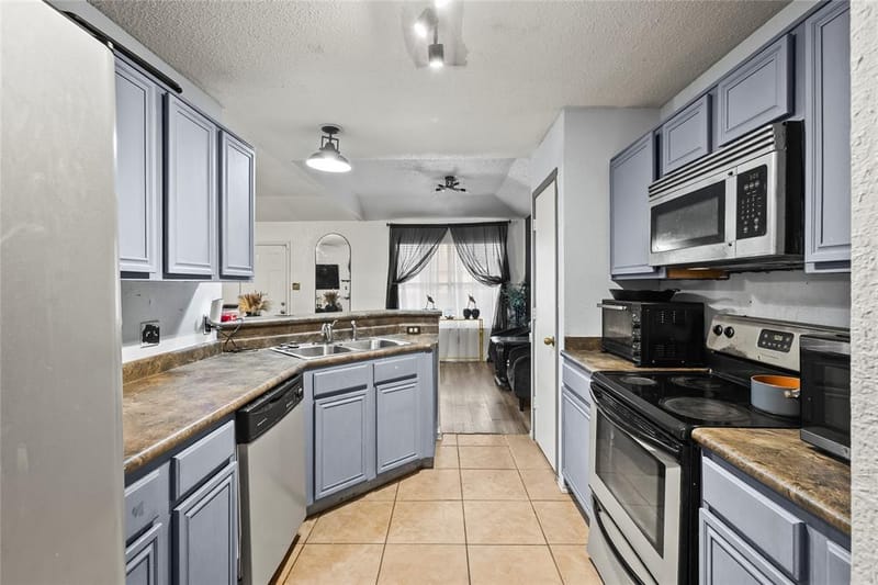 2831 Saint Johns Avenue, Lancaster TX 75146 - Photo 7