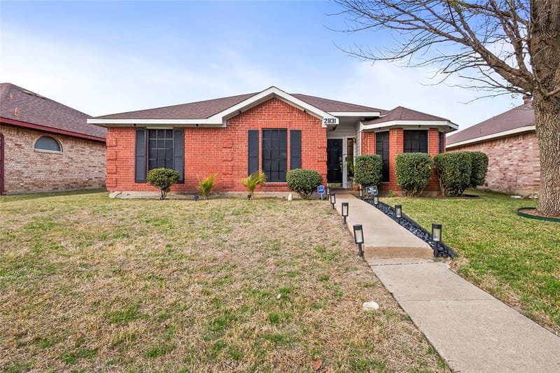 2831 Saint Johns Avenue, Lancaster TX 75146