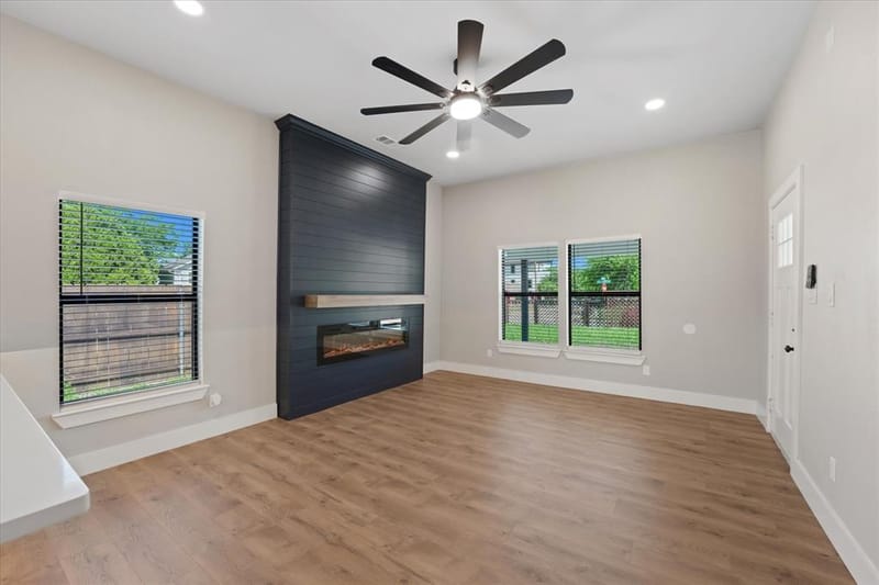 300 Steinman Avenue, Dallas TX 75203 - Photo 7