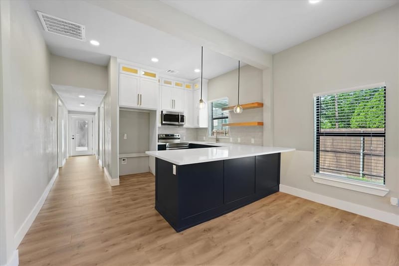 300 Steinman Avenue, Dallas TX 75203 - Photo 9