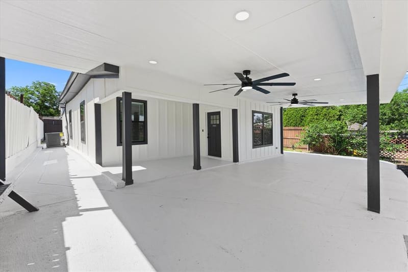 300 Steinman Avenue, Dallas TX 75203 - Photo 4
