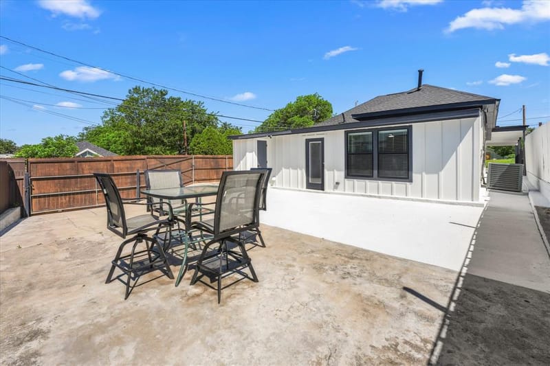 300 Steinman Avenue, Dallas TX 75203 - Photo 25