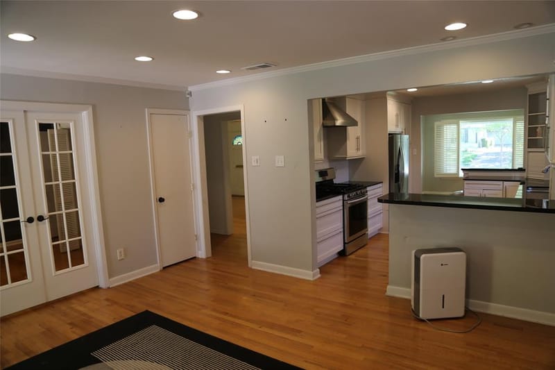 6433 Danbury Lane, Dallas TX 75214 - Photo 32