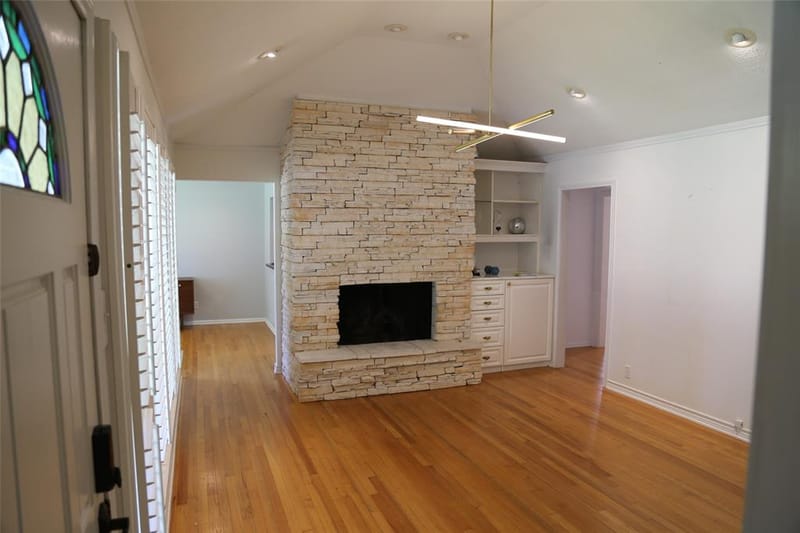 6433 Danbury Lane, Dallas TX 75214 - Photo 9