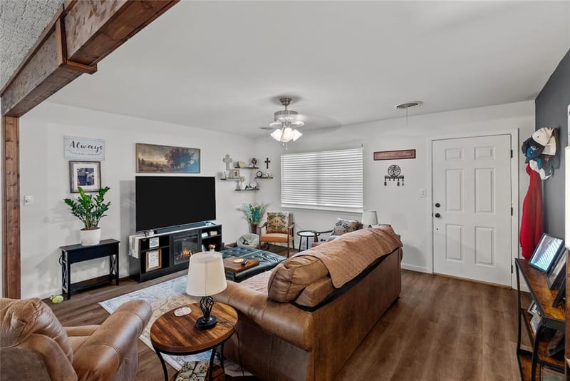 107 Woodard Avenue, Cleburne TX 76033 - Photo 6