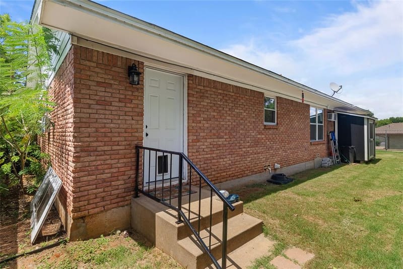 107 Woodard Avenue, Cleburne TX 76033 - Photo 26