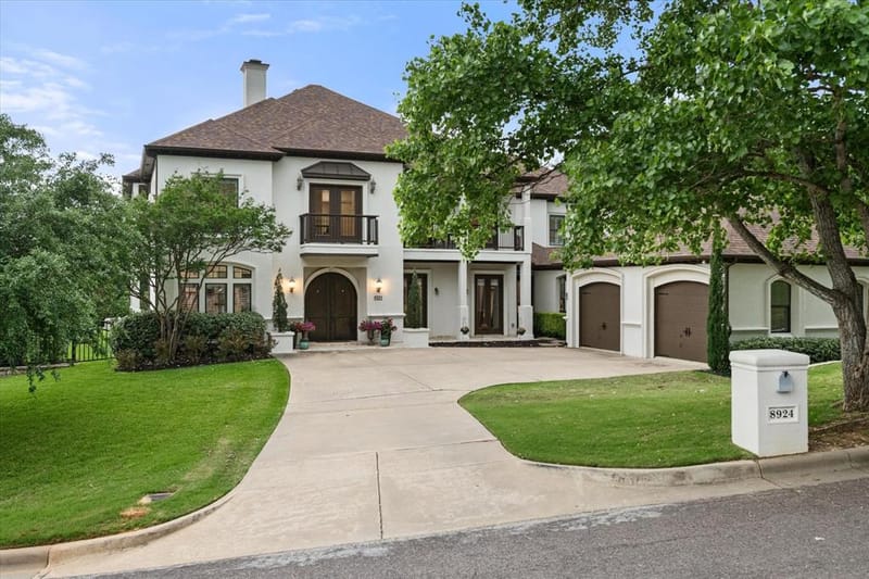 8924 Waterchase Circle, Fort Worth TX 76120 - Photo 2