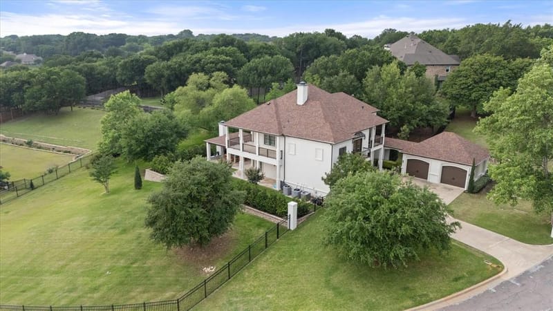 8924 Waterchase Circle, Fort Worth TX 76120 - Photo 6