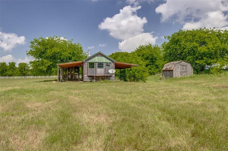 586 Pleasant Home Road, Sherman TX 75092 - Photo 16