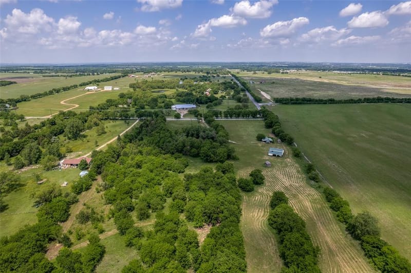 586 Pleasant Home Road, Sherman TX 75092 - Photo 3
