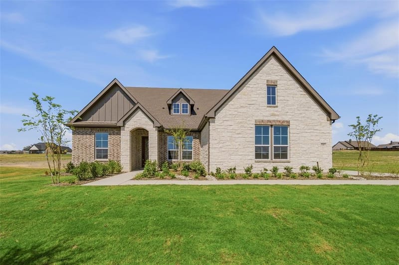 707 Water Side Drive, Van Alstyne TX 75495 - Photo 2