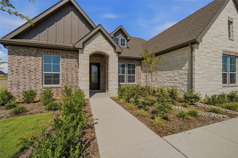 707 Water Side Drive, Van Alstyne TX 75495 - Photo 6