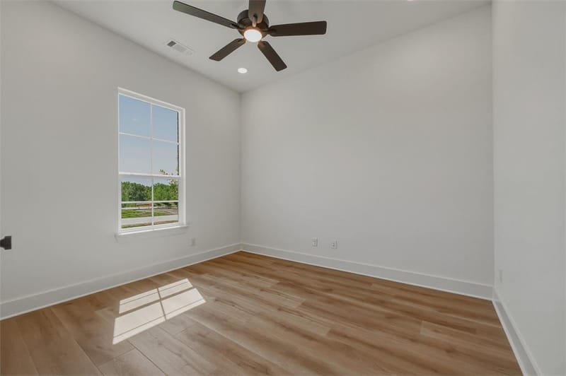 707 Water Side Drive, Van Alstyne TX 75495 - Photo 18