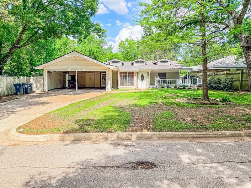 303 N 30th Street, Corsicana TX 75110 - Photo 2