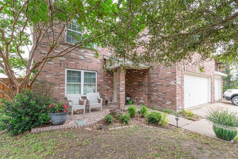 2020 Wellington Point, Heartland TX 75126 - Photo 2